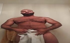 Big hairy arab bear doing a solo show