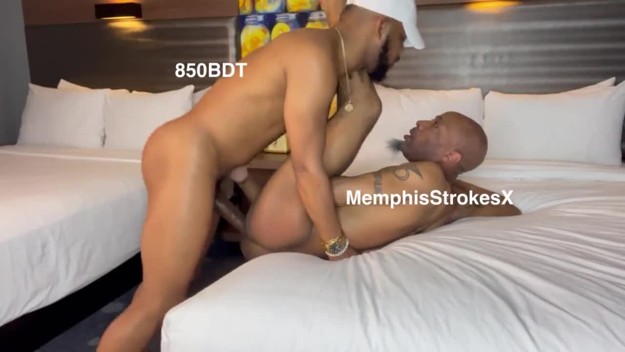 Having an amazing huge meaty cock for dinner - Videos - Cockmeter.com